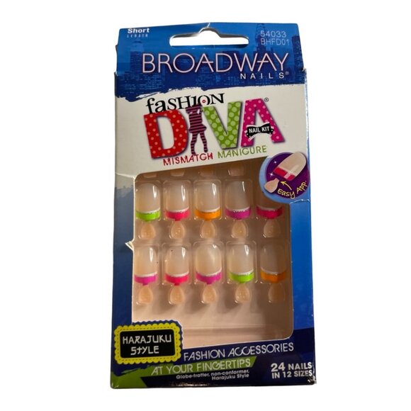 Fashion Diva Mismatch Nail Kit – Harajuku Style – 24 Nails, Short Length – New - Picture 1 of 2